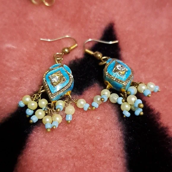 Matchihg Set - Picture 2 of 4